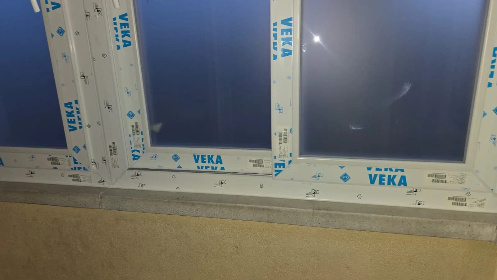 Instalación de ventanas de PVC y aluminio de alta eficiencia térmica - v 17